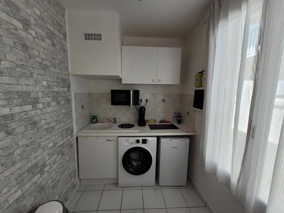 Appartement Spacieux 28M2 Avec Chambre Separee Issy-les-Moulineaux Exterior foto